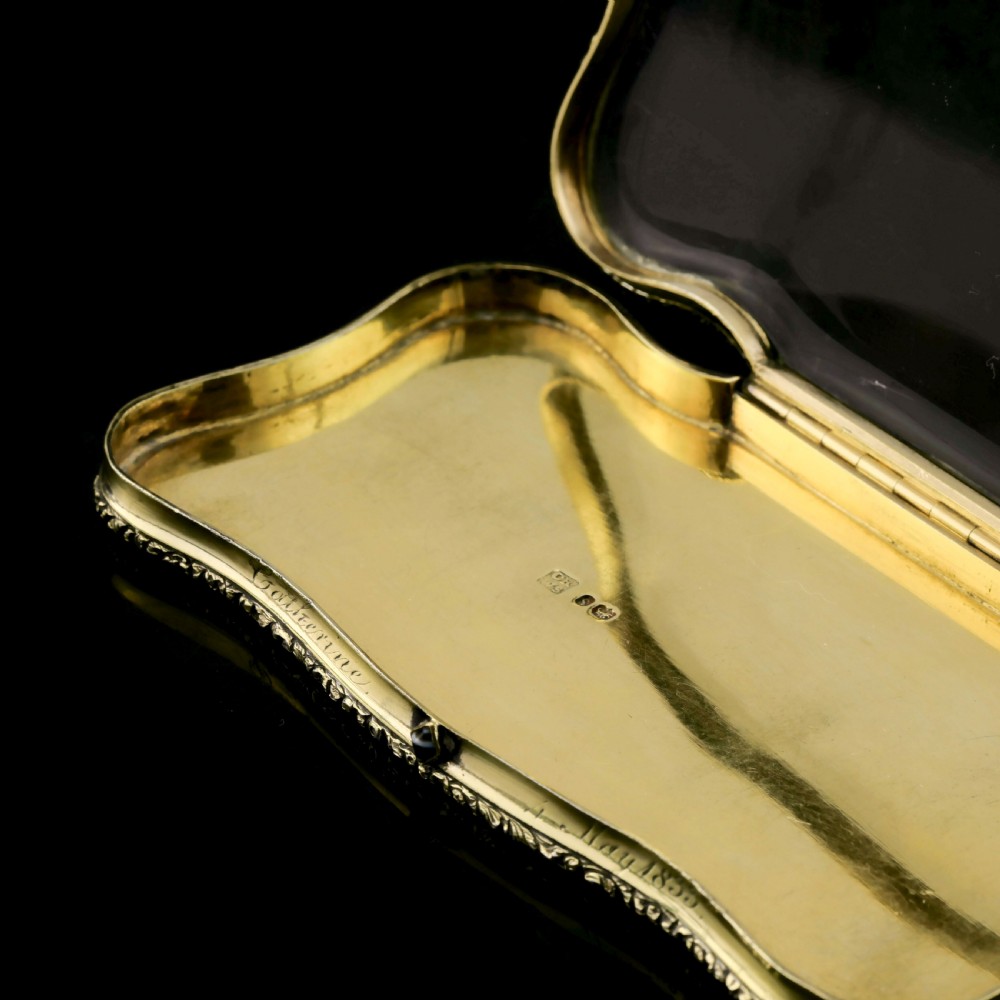 A Rare Georgian Solid Silver Gilt Snuff Box with Rock Crystal - Charles Rawlings & William Summers, 1833 View XVII