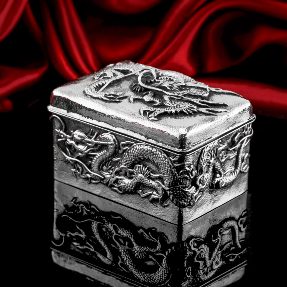Antique Japanese Solid Silver Box with Embossed Dragons - Meiji Period c.1900 View XVII