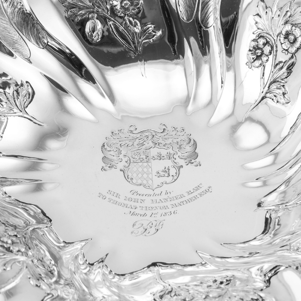 A Georgian Solid Silver Basket with Floral Motifs (1kg+) - Joseph & John Angell 1835 View VIII