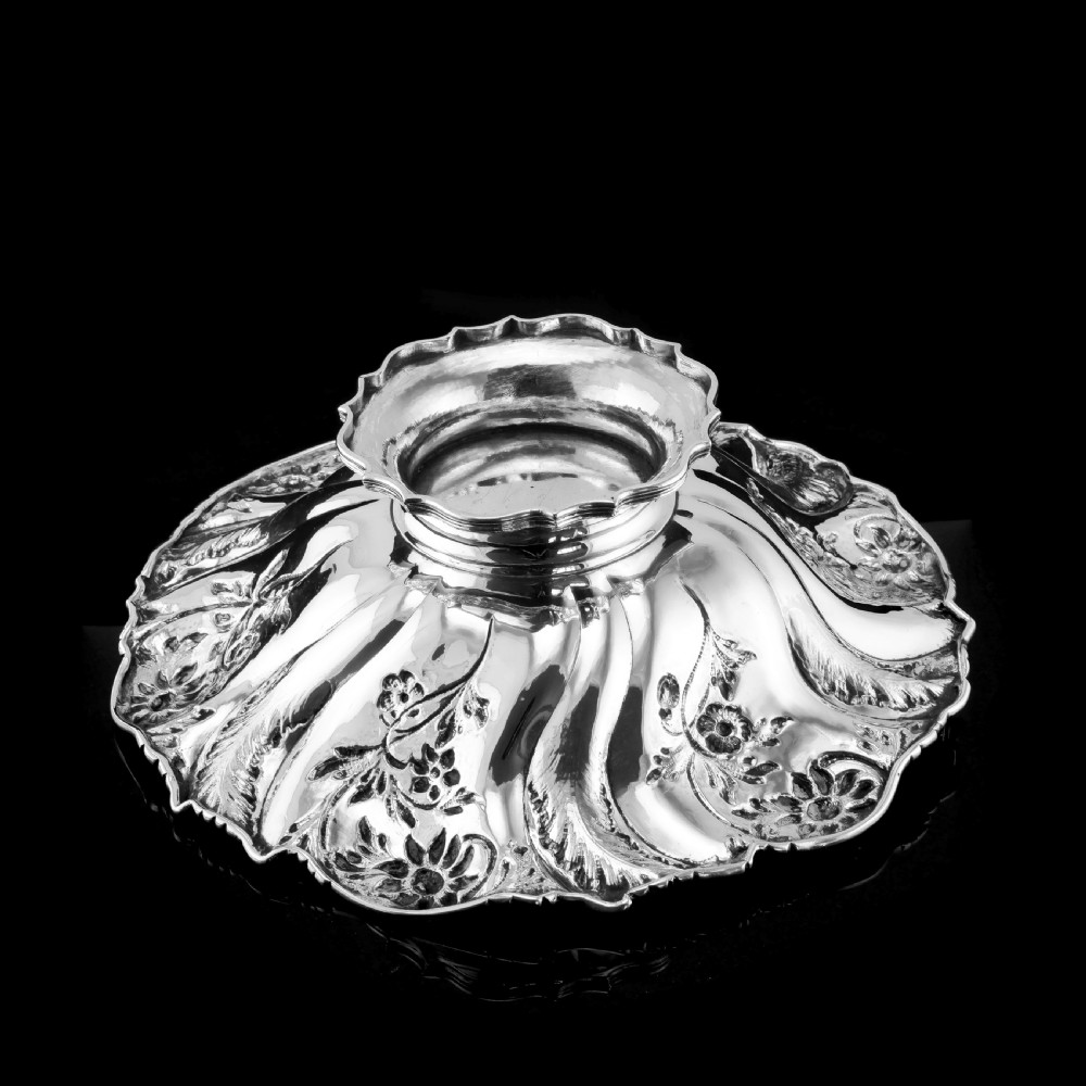 A Georgian Solid Silver Basket with Floral Motifs (1kg+) - Joseph & John Angell 1835 View X