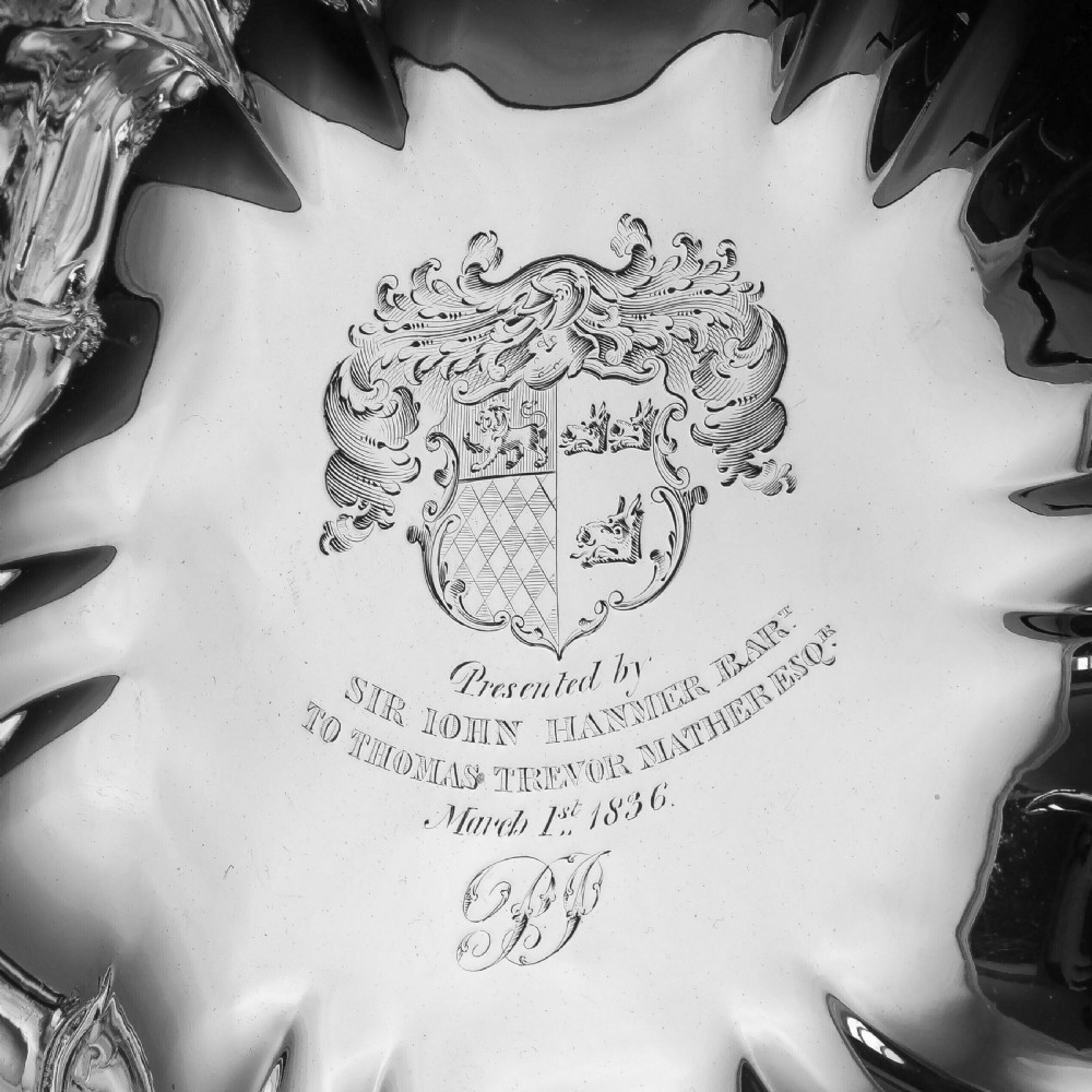 A Georgian Solid Silver Basket with Floral Motifs (1kg+) - Joseph & John Angell 1835 View XII