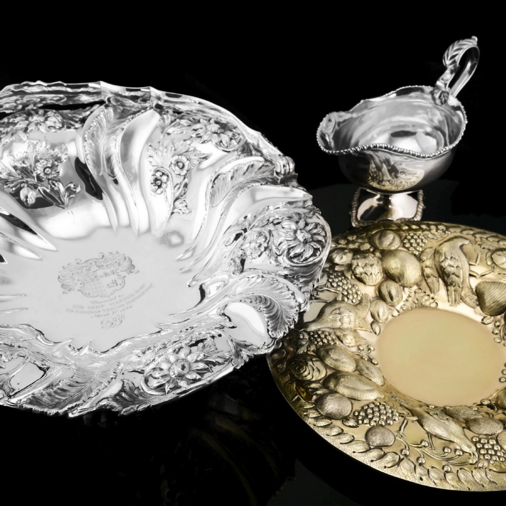 A Georgian Solid Silver Basket with Floral Motifs (1kg+) - Joseph & John Angell 1835 View XVI