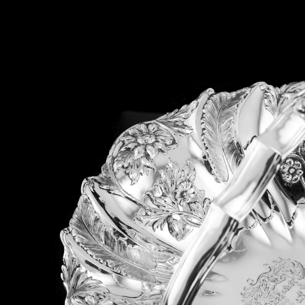 A Georgian Solid Silver Basket with Floral Motifs (1kg+) - Joseph & John Angell 1835 View XXIX
