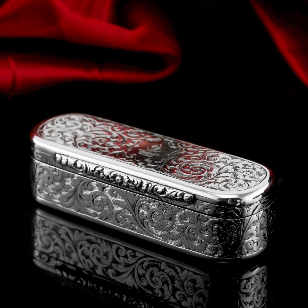 Antique Solid Silver Oval Snuff Box, Beautifully Hand Engraved - William Simpson 1840 View II