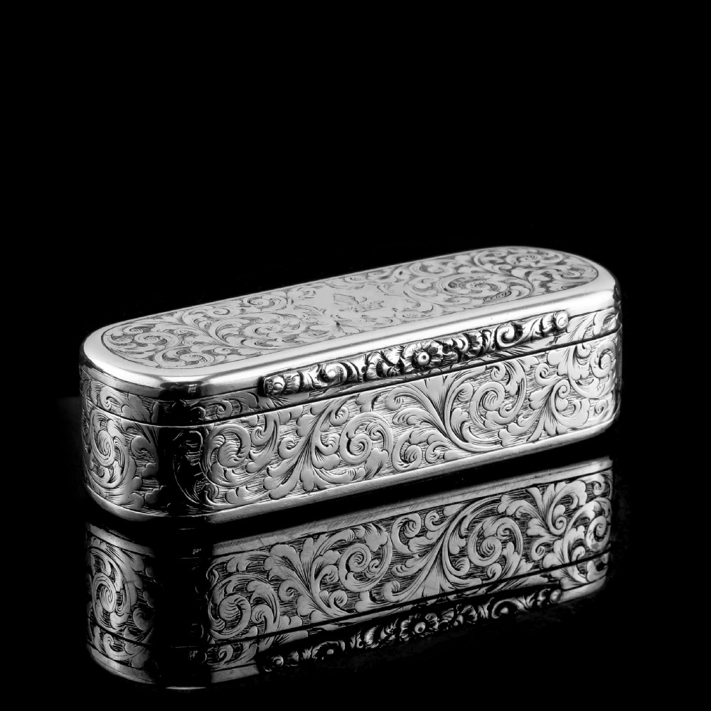 Antique Solid Silver Oval Snuff Box, Beautifully Hand Engraved - William Simpson 1840 View III