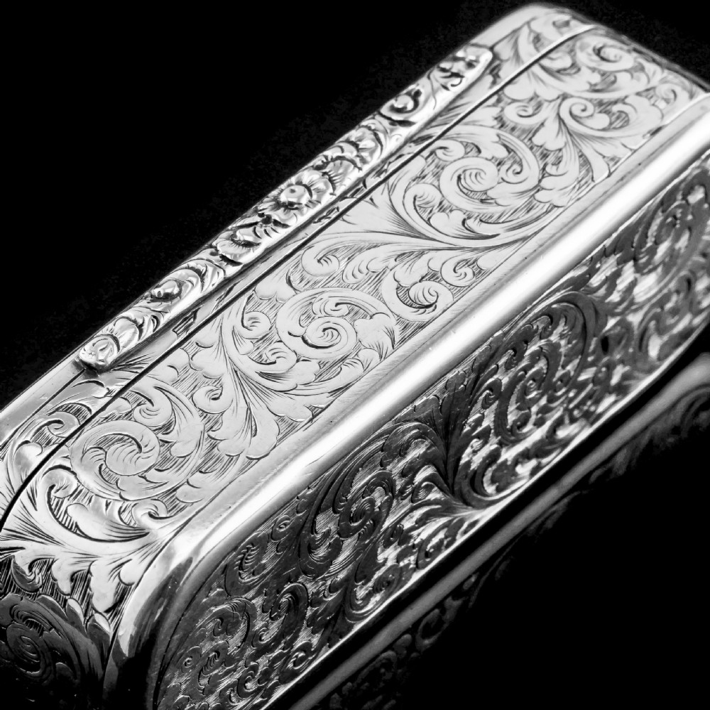 Antique Solid Silver Oval Snuff Box, Beautifully Hand Engraved - William Simpson 1840 View XIII
