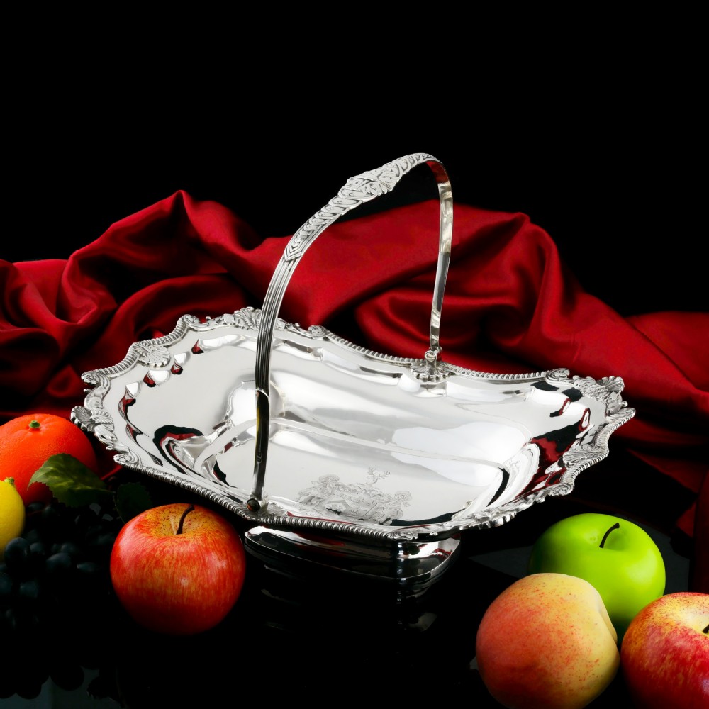 Antique Solid Silver Georgian Basket with Magnificent Gadrooning - Samuel Hennell 1811 View XXV