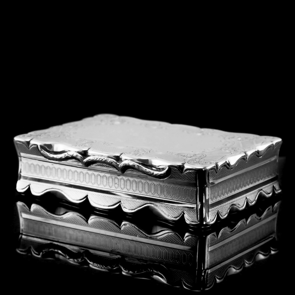 Antique Solid Silver Large Table Snuff Box with Magnificent Engravings - Edward Smith 1850 View XI