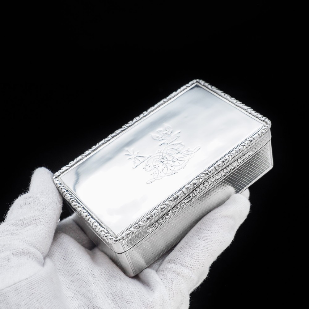 A Large Solid Silver Table Snuff Box Georgian - Edward Edwards 1833