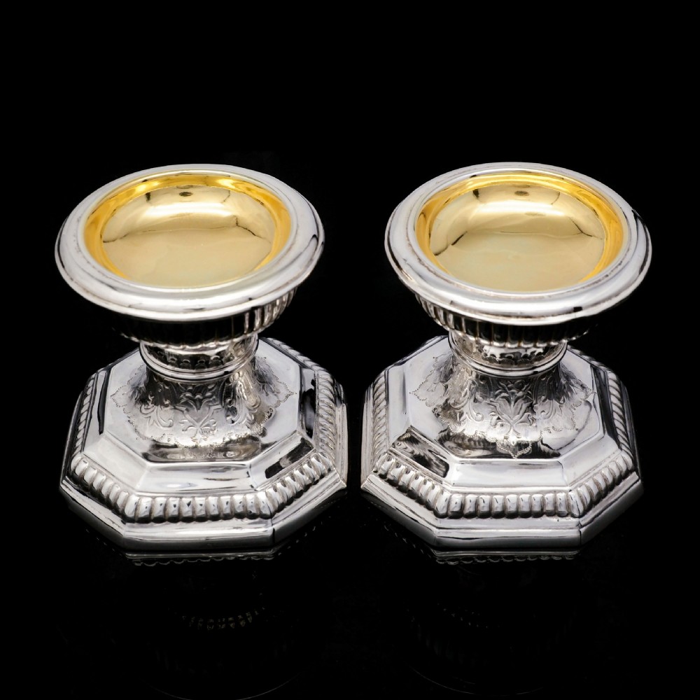 A Unique Antique Pair of Solid Silver Salt Cellars, Pedestal Design - Daniel & John Wellby 1886 View II