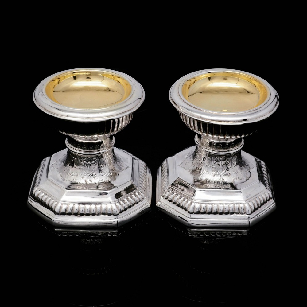A Unique Antique Pair of Solid Silver Salt Cellars, Pedestal Design - Daniel & John Wellby 1886 View III