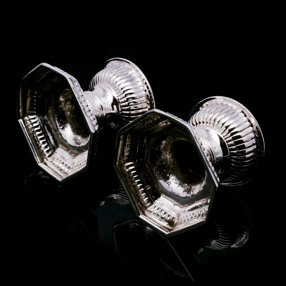 A Unique Antique Pair of Solid Silver Salt Cellars, Pedestal Design - Daniel & John Wellby 1886 View XV