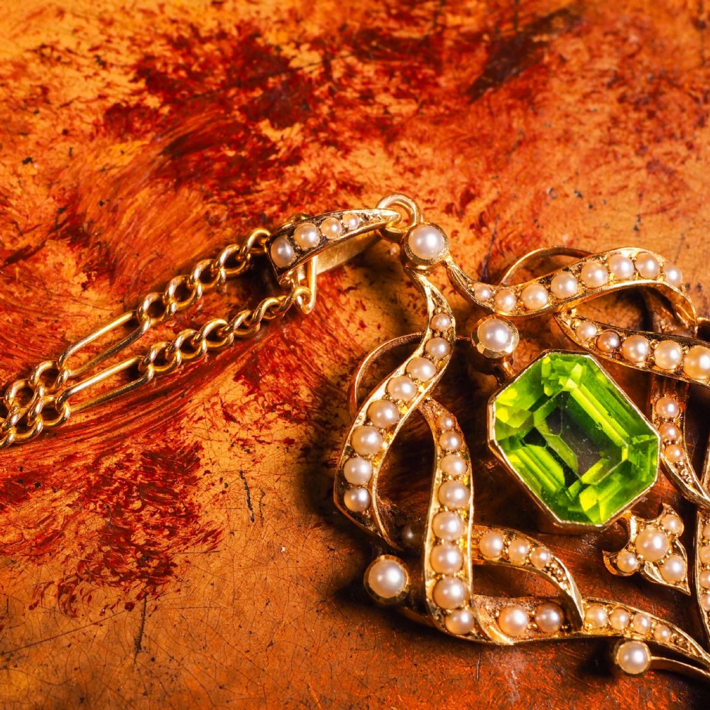 A Beautiful Antique Edwardian 9K Gold Peridot & Seeded Pearl Necklace - c.1900 View XI