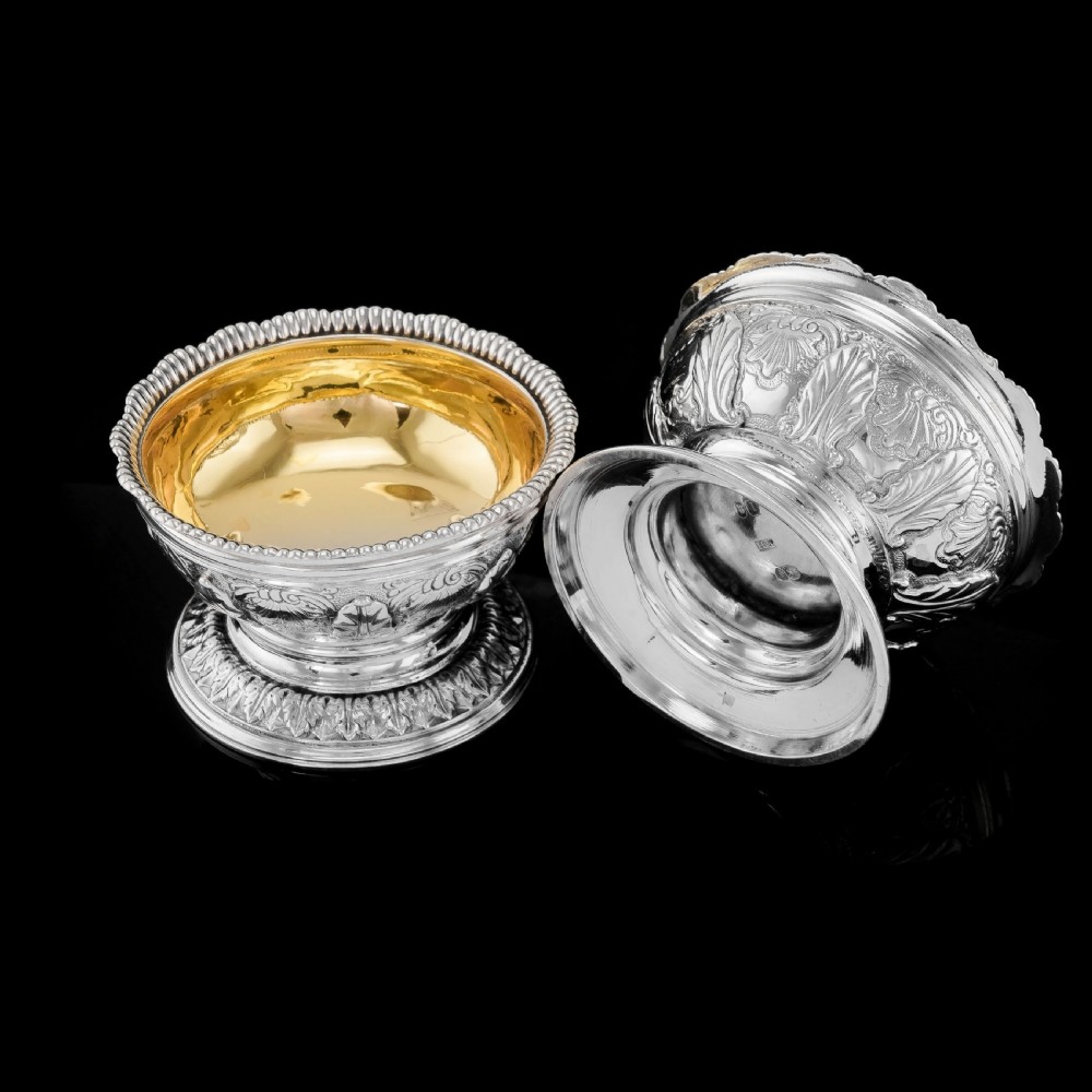 Magnificent Antique Solid Silver Georgian Pedestal Salts - Robert Hennell 1826 View VI