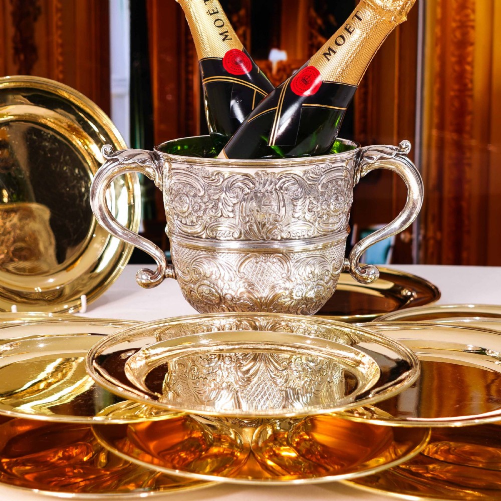 A Magnificent Set of 12 Georgian Solid Silver Gilt Dishes - 1780-1811 View II