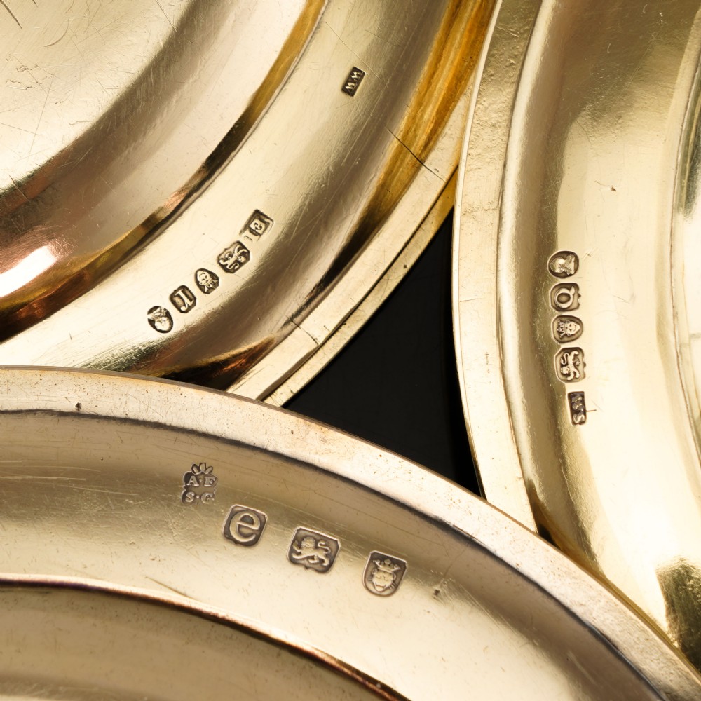 A Magnificent Set of 12 Georgian Solid Silver Gilt Dishes - 1780-1811 View IX