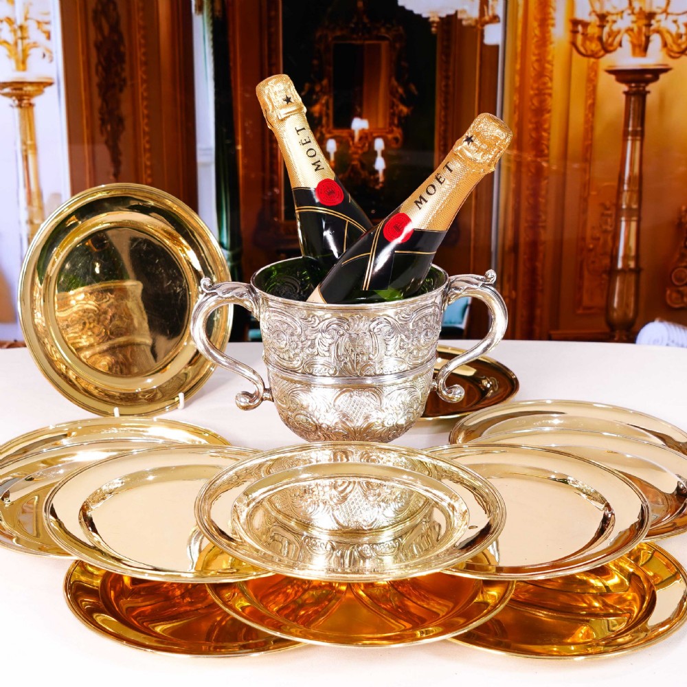 A Magnificent Set of 12 Georgian Solid Silver Gilt Dishes - 1780-1811 View XVIII