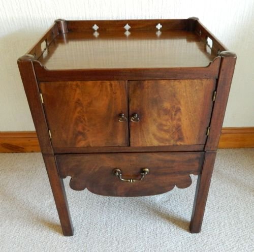 Georgian Mahogany Bedside Cabinet