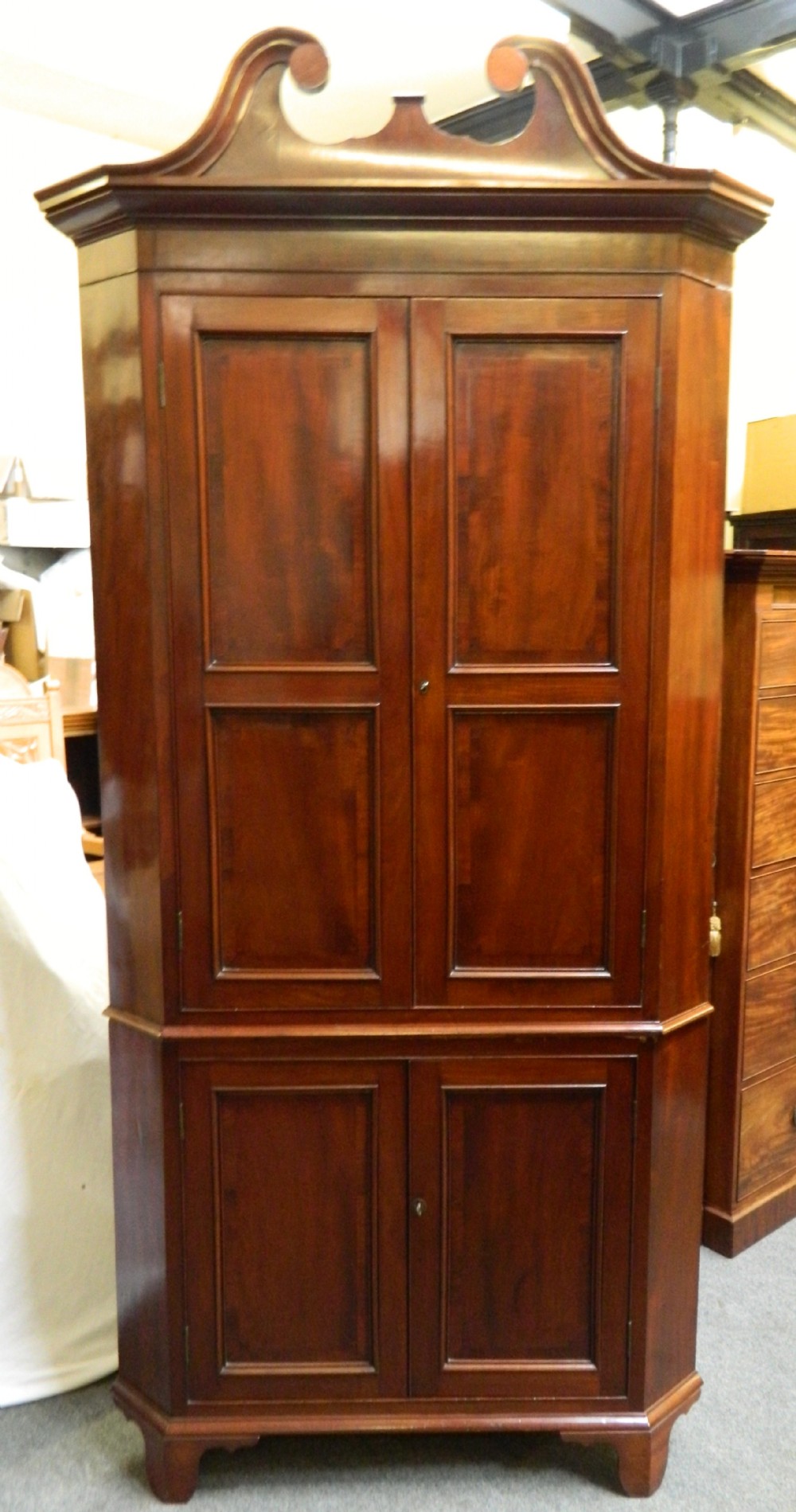 georgian mahogany floor standing corner cupboard