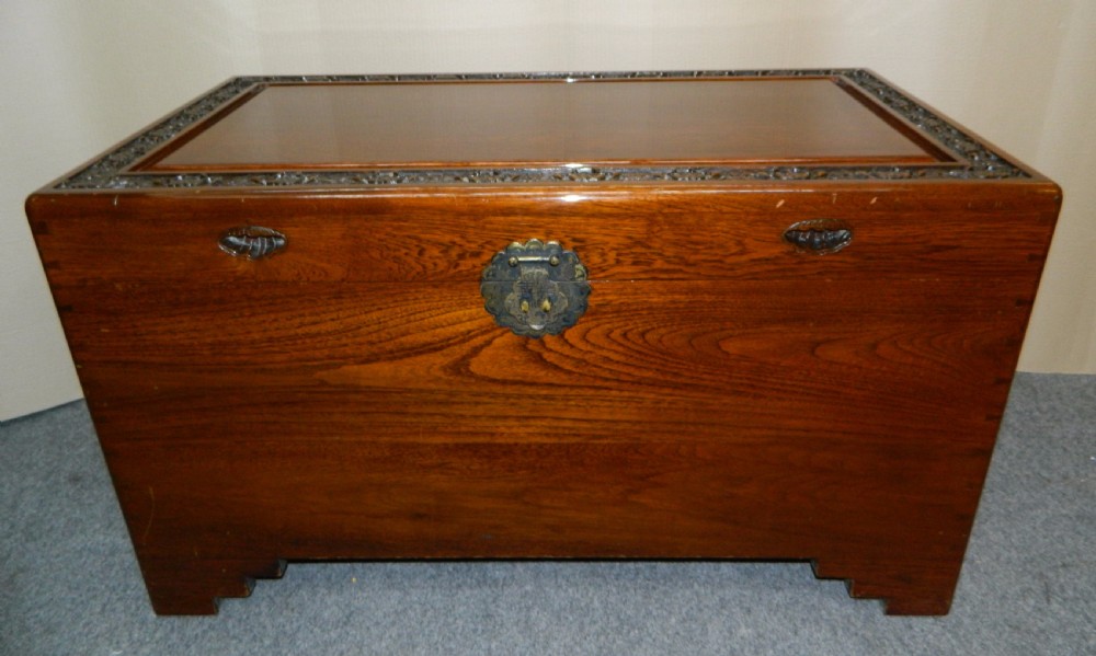 camphor wood trunk View VII