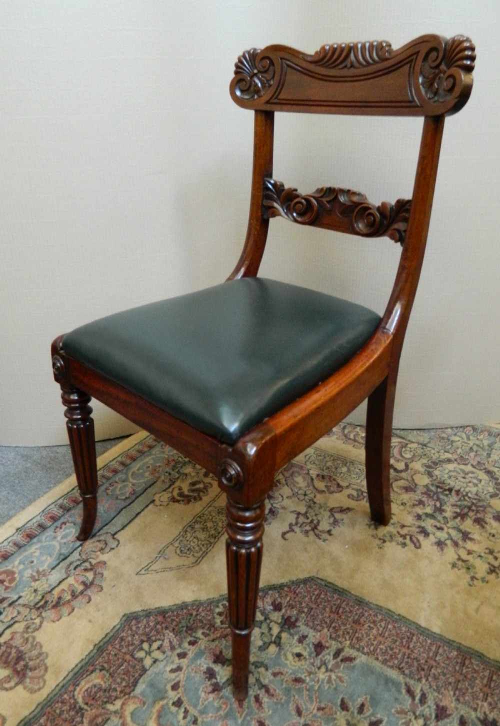 fine quality set of 8 William IV mahogany dining chairs - circa 1830 View V