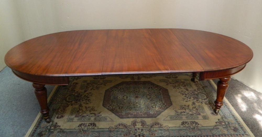 Mahogany extending dining table View III