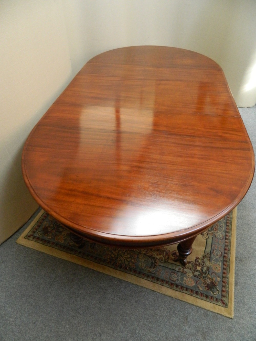 Mahogany extending dining table View V