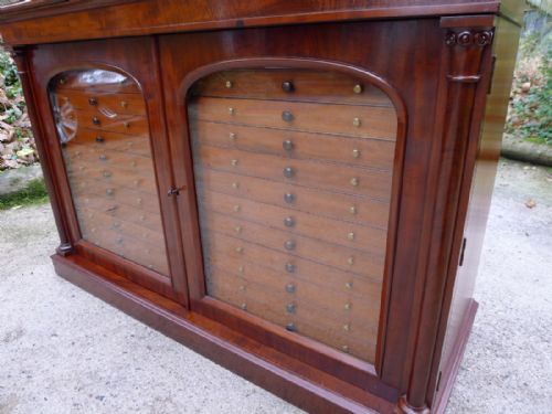 fig 2. A VERY FINE VICTORIAN MAHOGANY COLLECTORS CABINET. THE PROPERTY OF THE LATE J.C.DALE. CIRCA 1870.
