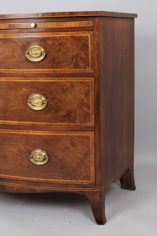 fig 1. Fine George III period mahogany chest of three drawers