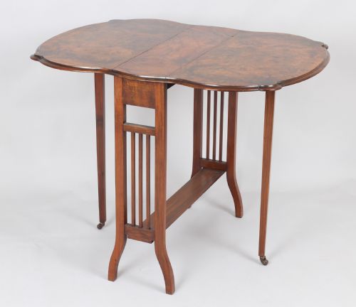 Fine Edwardian Walnut Sutherland Table