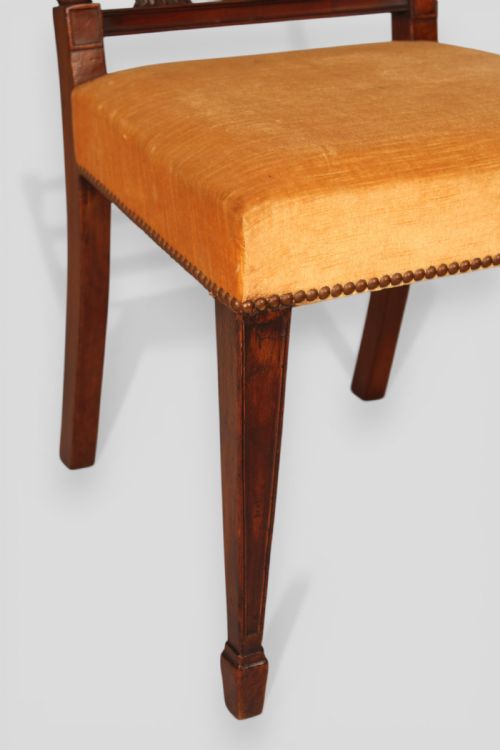 SET OF SIX SINGLE AND TWO CARVERS MAHOGANY DINING CHAIRS - ADDITIONAL PHOTO 4