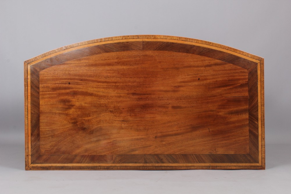 Fine George III period mahogany chest of three drawers View VI