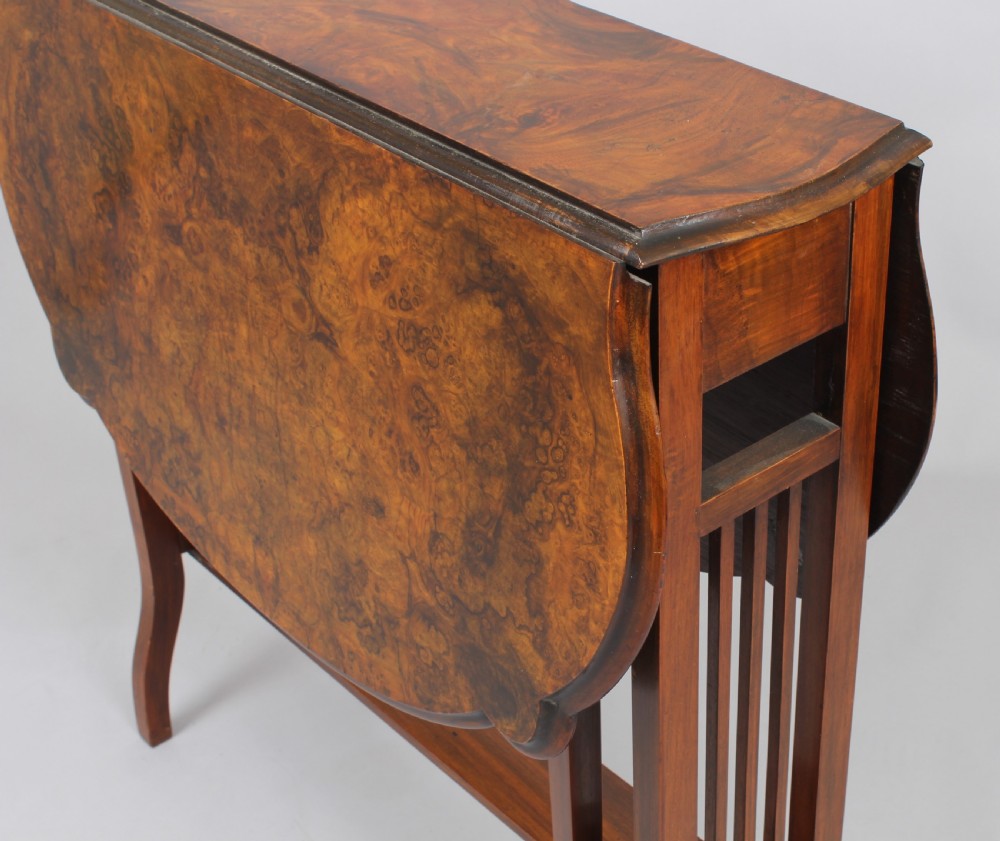 Fine Edwardian walnut Sutherland table View III