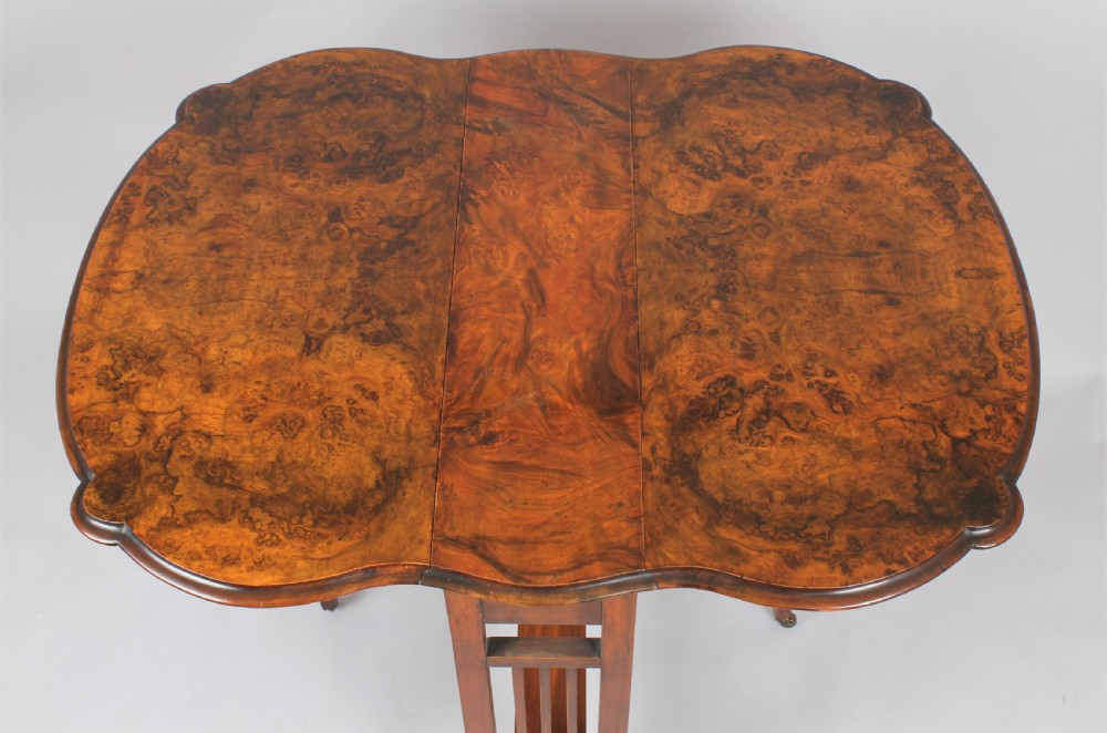 Fine Edwardian walnut Sutherland table View V