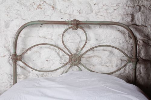 VERY PRETTY PAIR OF CELTIC SINGLE ALL IRON BEDS CAN BE LINED - ADDITIONAL PHOTO 3