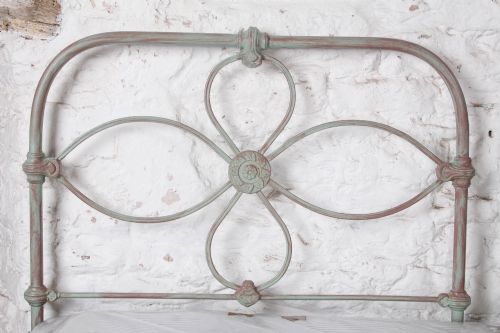 VERY PRETTY PAIR OF CELTIC SINGLE ALL IRON BEDS CAN BE LINED - ADDITIONAL PHOTO 7