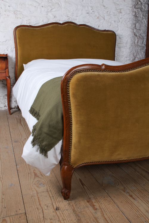 ATTRACTIVELY SHAPED SIMPLE WOOD FRAMED FRENCH UPHOLSTERED DOUBLE BED - ADDITIONAL PHOTO 3