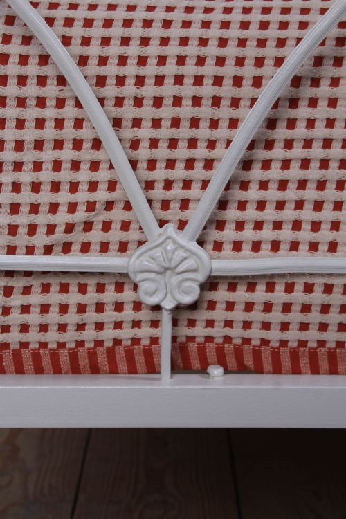 CHARMING SMALL DOUBLE IRISHCELTIC BEDSTEAD - ADDITIONAL PHOTO 4