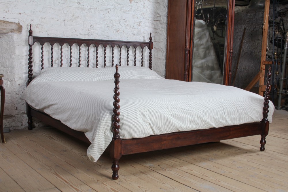 Exquisite Mahogany and Oak, Barley Twist No End Super-King Bed