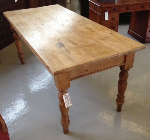 fig 1. Victorian pine farmhouse table on turned legs circa 1880