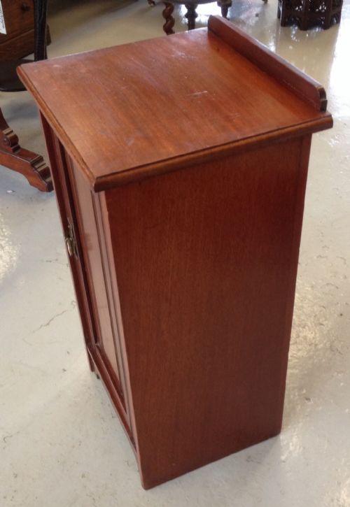 fig 1. Edwardian mahogany bedside cupboard by Christopher Pratt of Bradford