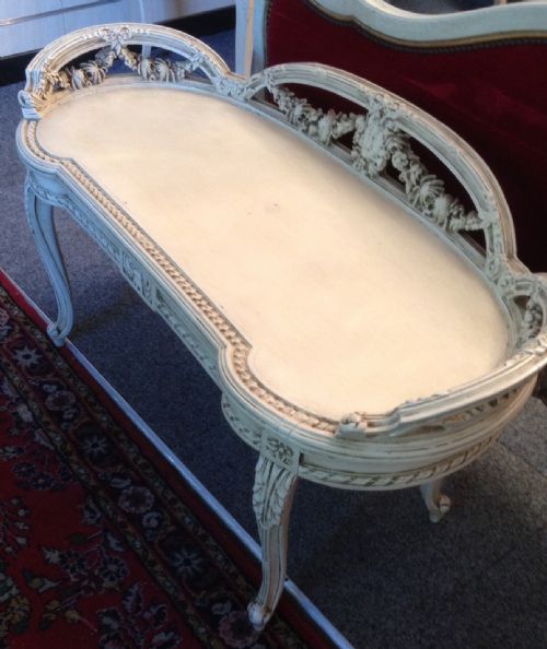 Ornately Carved Kidney Shaped Window Seat on Cabriole Legs Circa 1920