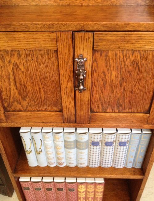 fig 1. Antique solid oak arts and crafts bookcase