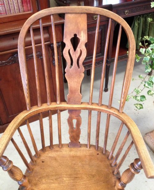 fig 1. Victorian ash and elm hooped back Windsor chair circa 1860