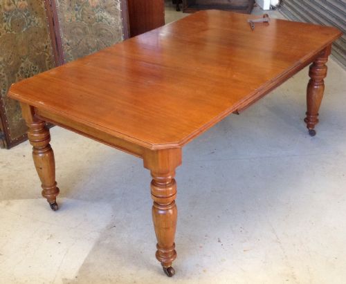 fig 1. Victorian wind out 6 to 8 seater walnut dining table on turned legs in original condition 