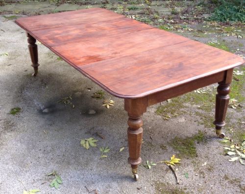 Eight to Ten Seater Georgian Mahogany Extending Dining Table with Two Original Leaves for Restoration