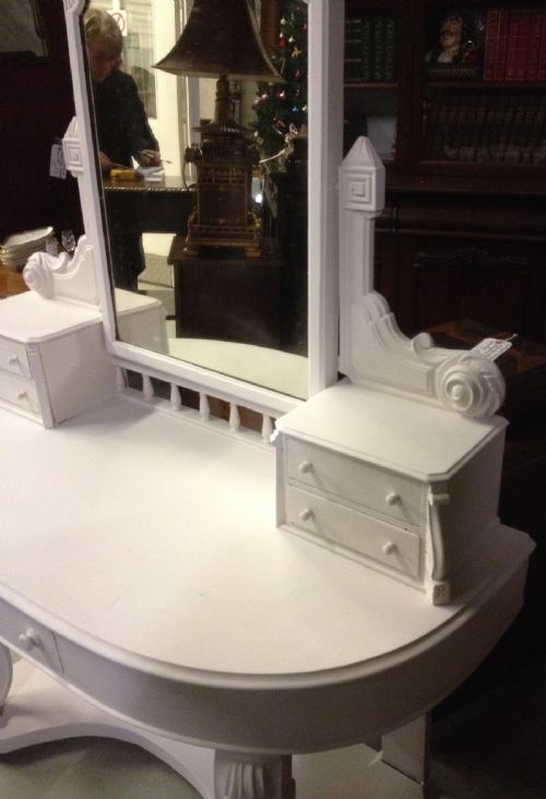 fig 1. Victorian painted duchesse dressing table