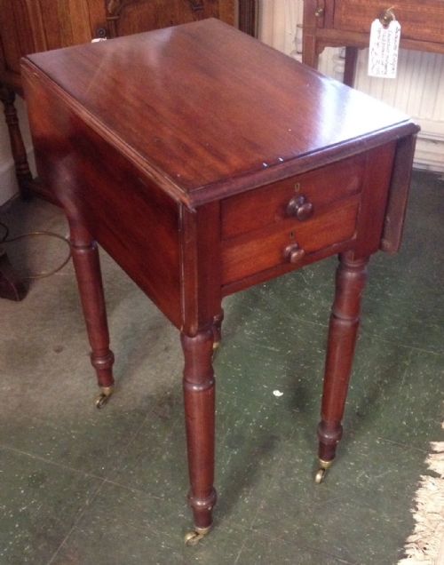 Georgian Small Mahogany Pembroke Table with Two Drawers
