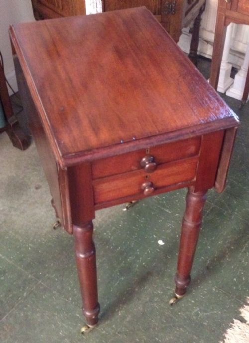 fig 1. Georgian small mahogany Pembroke table with two drawers