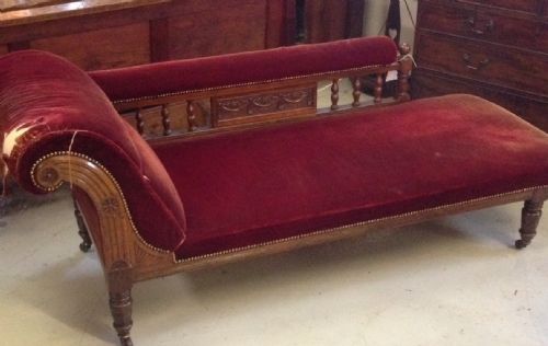 fig 1. Victorian chaise longue in original condition